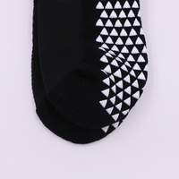 Premium OEM Athletic Crew Chaussettes Haute Coton Tricot Résistant Aux Odeurs Respirant Court Hiver Épais Corps Chaussettes De Sport Silicone