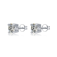 Boucles d'oreilles clous en argent 925 S02A avec moissanite blanche ronde VVS1, 4 griffes, classiques, simples, pour le quotidien, idéales comme cadeau, vente en gros