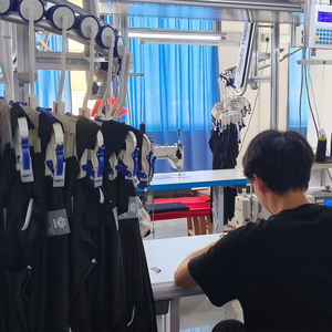 قمصان كرة القدم المصنوعة من البوليستر المخصصة لنقل الحرارة من تايلاند ، عالية الجودة من شركة تصنيع المعدات الأصلية ، شعار اسم مخصص - Product Image 3