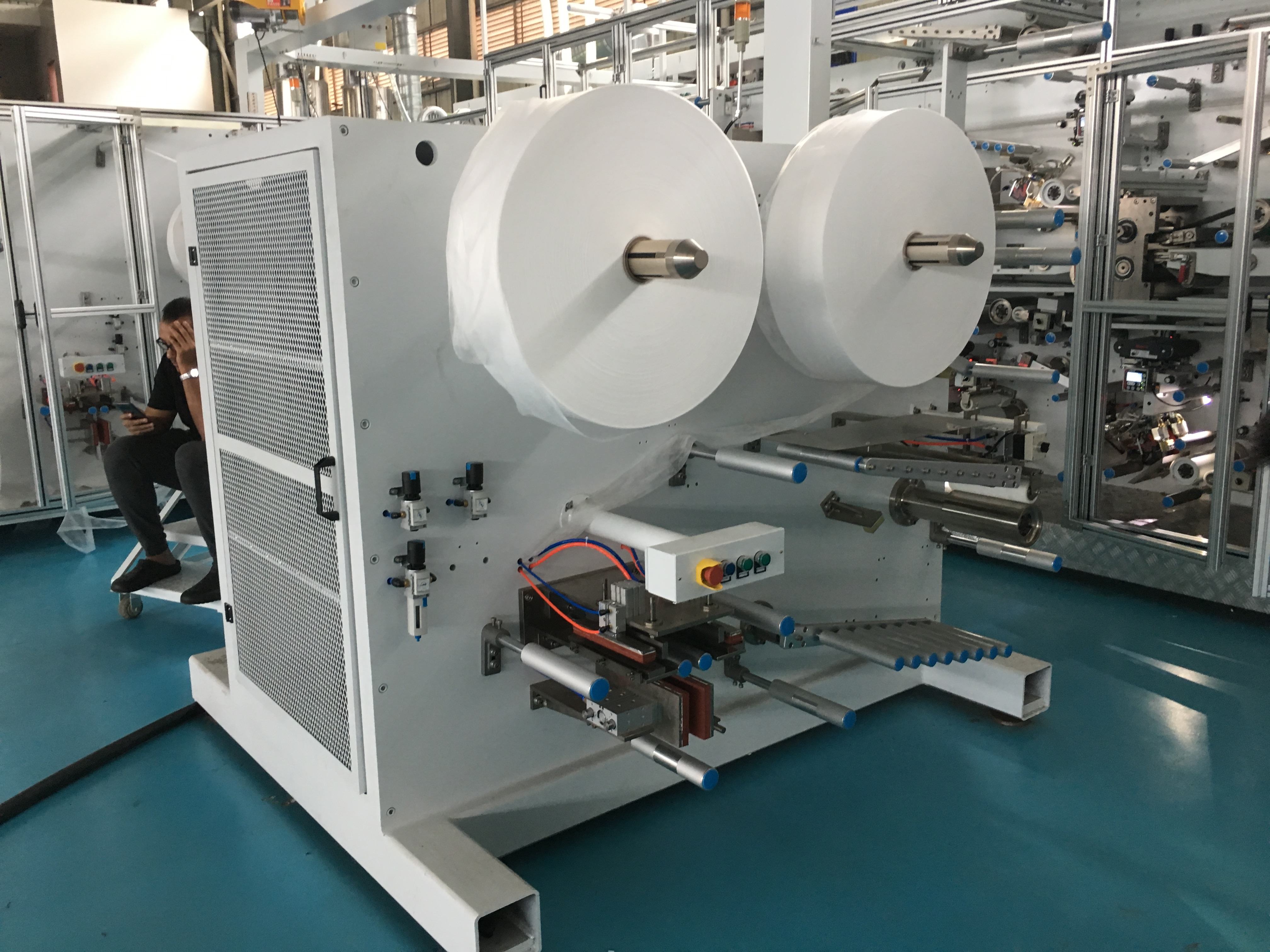 semi automatic diaper machine