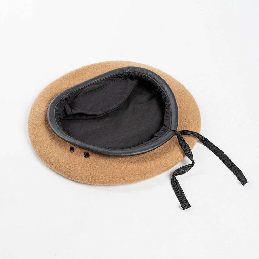 Bordure en cuir kaki