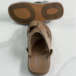 Sandales d'extérieur durables en PU pour hommes, à bout ouvert, semelle antidérapante, confortables, pour l'été, approvisionnement direct usine pour le marché d'Arabie Saoudite et des Émirats Arabes Unis - Product Image 6