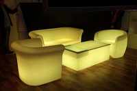 Sofá de salón de plástico iluminado con LED recargable para patio al aire libre