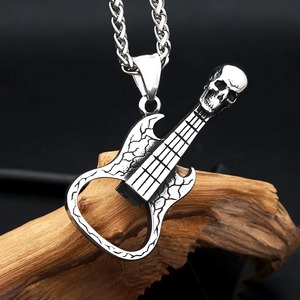 Yunnique – collier avec pendentif en forme de crâne de guitare, en acier inoxydable, style viking, ouvre-bouteille, bijoux cadeau pour hommes, chaîne de 60cm - Product Image 4