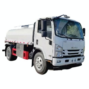 Camion-citerne Isuzu du Japon pour le transport d'<span class=keywords><strong>eau</strong></span> <span class=keywords><strong>potable</strong></span>, 5-8m³ – Camion-citerne arroseuse pour les rues - Product Image 1