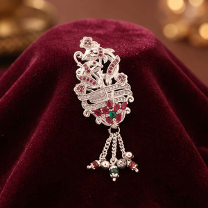 Broche de sari argentée pour femme, élégante, ornée de pierres, clip de dupatta traditionnel, broche porte-clés de taille, bijoux raffinés - Product Image 3