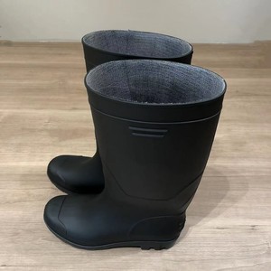 Schwarze Matte PVC Rutschfeste Öl- und Alkaliresistente Lange Kniehohe Regenstiefel Einteiliges Design Landwirtschafts-Gummistiefel Atmungsaktive EVA Sommerstiefel - Product Image 2