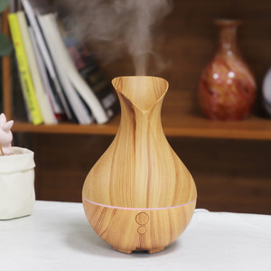 Mini humidificador con diseño de madera, 0.5L, alimentado por USB, con temporizador, para uso doméstico. - Product Image 2
