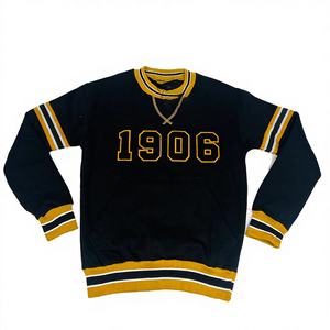 Sudadera de cuello redondo Alpha Black Chenille de invierno, informal, con estampado acid wash, letras griegas bordadas y bolsillo canguro forrado. - Product Image 1