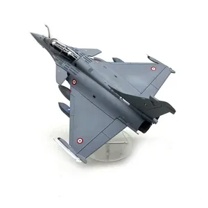 Avión de Combate Indio Rafale B de Dos Plazas a Escala 1/72 para Colección - Product Image 5