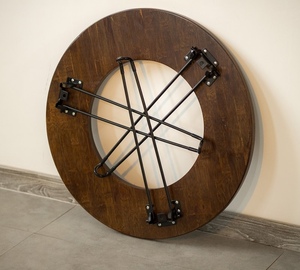 Một bàn tròn gấp di động để sử dụng ngoài trời thích hợp cho sử dụng trong nhà với một ngọn lửa sân phổ biến - Product Image 5