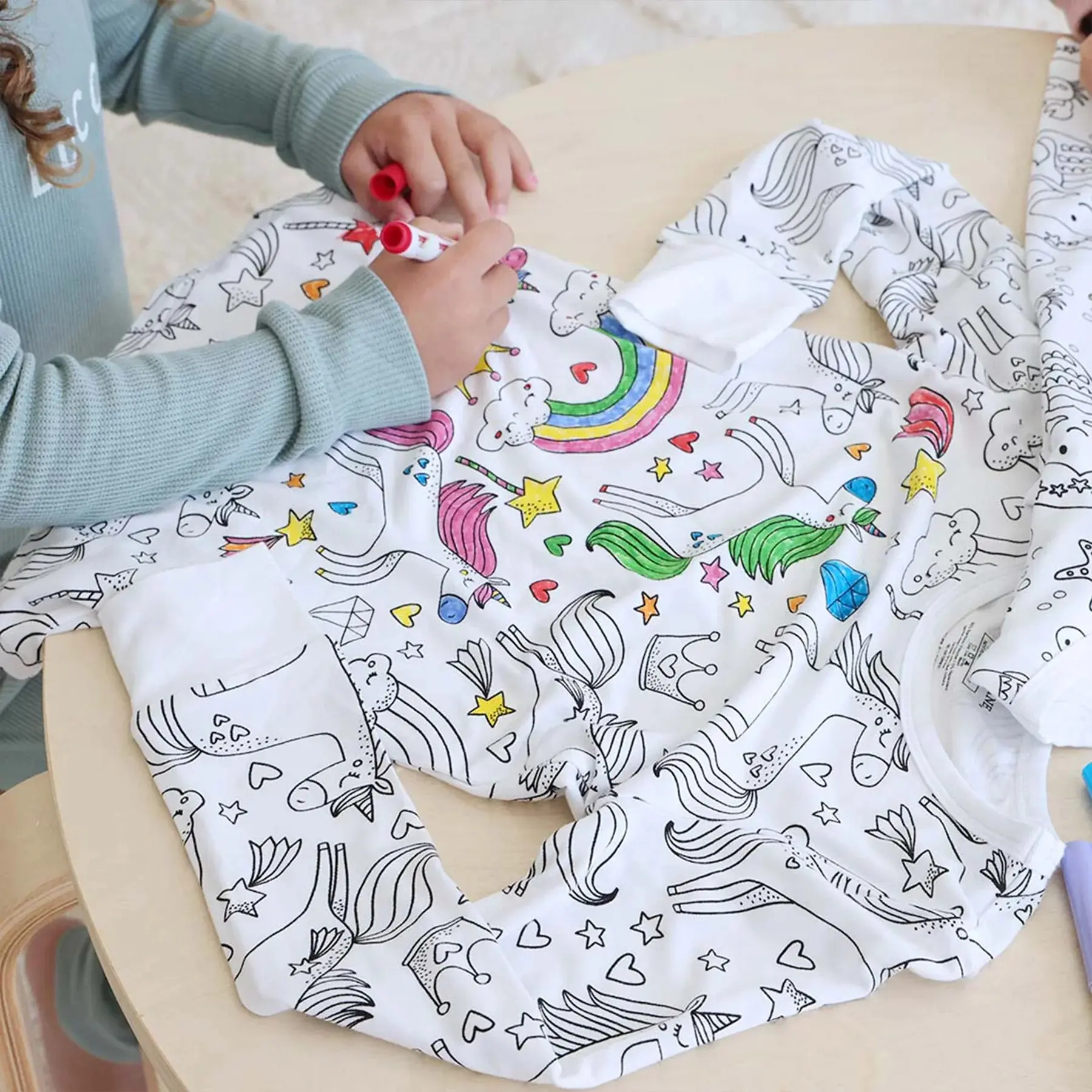 بيجامة نوم للأولاد والبنات بأكمام طويلة بتصميم جديد مطبوع برسومات كرتونية