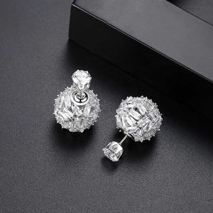 Boucles d'oreilles clous en alliage de cuivre pour femmes, incrustées de zircon, design ajouré, entièrement serties de diamants, style coréen, électro-plaquées, vente en gros - Product Image 2