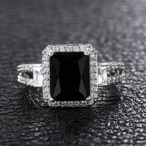 Anello Cocktail B503 in Argento 925 con Onice e Cristalli, Design Geometrico per Fidanzamento Femminile - Product Image 6