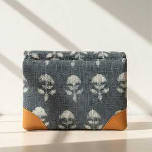 Bolsa para Tablet Hecha a Mano con Estampado de Bloques, Bolsa Organizadora de Tela de Alfombra con Detalles de Cuero, Venta al por Mayor, Exportación a India - Product Image 5