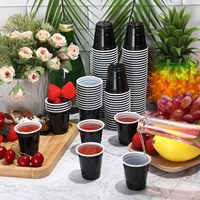 Petit verre à liqueur jetable de 2oz noir de taille mini pour le café et le lait Logo personnalisable Tasse de bière-pong en plastique lavable au lave-vaisselle