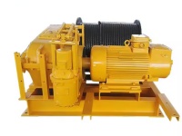 Treuil hydraulique électrique pour tirer des matériaux lourds