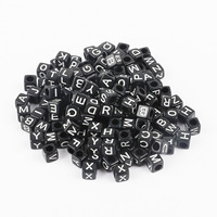 Vente en gros 19 couleurs 6x6mm lettres carrées de l'alphabet numérique perles pour bricolage perles acryliques pour la fabrication de bracelets et colliers cadeaux