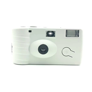 Cámaras desechables C41 con carcasa de plástico y adhesivos, para uso doméstico y exterior, con rollos de película a color, estilo retro, de apuntar y disparar. - Product Image 3