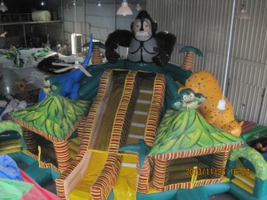 บ้านลมเป่าลมรูปกอริลลาพร้อมสไลเดอร์ ผลิตจาก PVC เป็นมิตรกับสิ่งแวดล้อม รับน้ำหนักได้ 500 กก. สำหรับเด็ก ใช้ในสวนสนุกในเมืองหรือเชิงพาณิชย์ - Product Image 6