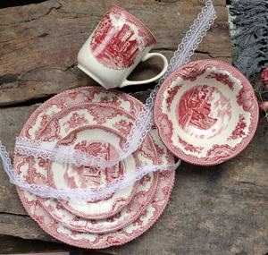 Assiette de Noël en Porcelaine Série Château Rouge Occidental, Écologique, Peinte à la Main, Haute Qualité, Assiettes et Bols Grands et Petits - Product Image 5