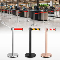 Poteau de délimitation rétractable robuste en acier inoxydable 3m rouge, barrière de contrôle des foules, indice de protection IP67, sans éclairage, pour aéroports et hôtels