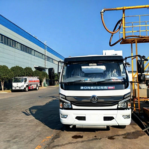 Camion-citerne à carburant Dongfeng 4x2 de 5000 litres, camion-citerne mobile diesel à vendre au prix d'usine - Product Image 3