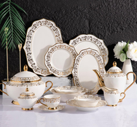 Nouvelle vaisselle de luxe en porcelaine fine et service à thé blanc avec motif floral doré, bord festonné, assiette, bol, théière, cadeau pour hôtel et mariage