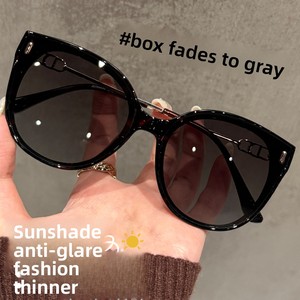 TY54 2026 Lunettes de soleil œil-de-chat style coréen unisexe, protection UV400, design amincissant, pour sports de plein air - Product Image 1