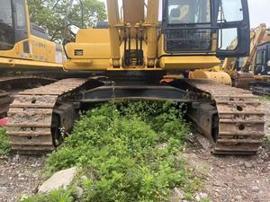 <strong>Fuel</strong>-<strong>efficient</strong> and Powerful 40-ton Komatsu PC400 Used Large Tracked Excavator for Mining Projects and Large-scale Engineering. - Product Image 3