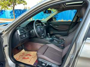 BMW 320Li Fashion Edition berline 2018 |   2.0T Turbo Automatique Sièges en Cuir Intérieur Sombre Pneus R18 Volant à Gauche <span class=keywords><strong>Chauffage</strong></span> Rétroviseur - Product Image 4