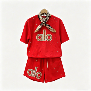 Set Loungewear Zitong con Stampa di Lettere alla <span class=keywords><strong>Moda</strong></span> per Donne, Top a Maniche Corte con Strass e Pantaloncini con Coulisse con Sciarpa - Product Image 3
