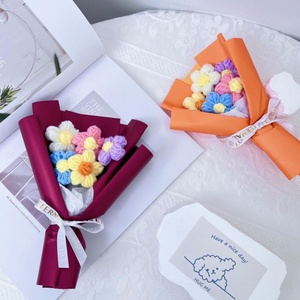 Caja de Regalo para el Día de San Valentín, Decoración Bonita, Hecha a Mano, Colorida, Mini Ramo de Flores Artificiales Tejidas a Crochet - Product Image 3