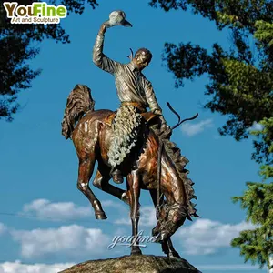 Patung Seni Klasik Logam Terkenal Perunggu Remington Koboi Di Patung Kuda