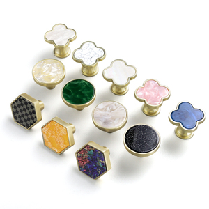 Oukali - Tiradores de Muebles de Latón Cepillado con Forma de Flor Redonda y Hexagonal para Cajones de Cocina, Perillas de Zinc Acrílico - Product Image 2