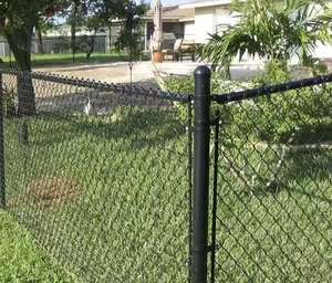 Rollo de 100 <span class=keywords><strong>Metros</strong></span> de Malla de Alambre Galvanizado por Inmersión en Caliente, Recubierto de PVC, para Cercas de Eslabones de Cadena, <span class=keywords><strong>6</strong></span> Pies, Color Negro, Venta al por Mayor - Product Image 4