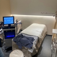 Appareil facial professionnel 14 en 1 pour usage en salon, nettoyage hydro, infusion d'oxygène, exfoliation sous vide, équipement de beauté