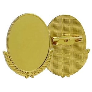 Spilla Distintivo in Metallo Dorato di Alta Qualità con Spilla di Sicurezza Personalizzabile con Logo Stampato in Sublimazione - Product Image 1