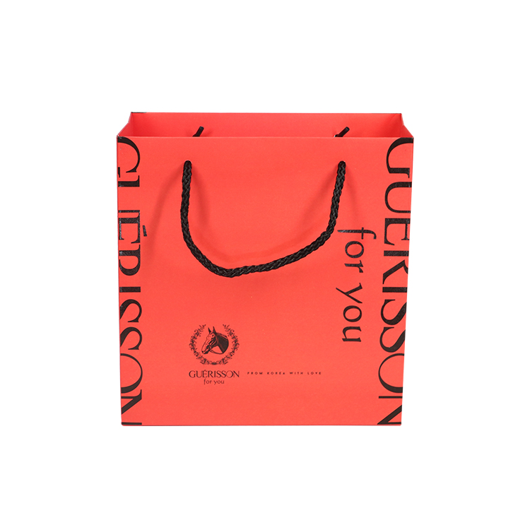 Best Selling Popular Design Clothes Packaging Luxury Shopping Paper Gift Bags With Handles