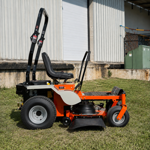 Tondeuse autoportée professionnelle à braquage zéro pour l'entretien des grandes pelouses et des terrains de villégiature, idéale pour la tonte quotidienne - Product Image 4