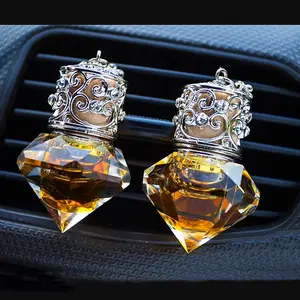 Pingente de perfume para purificação, difusor de vidro de pendurar para ventilação de carro, formato de coração, garrafa com cristal para perfume