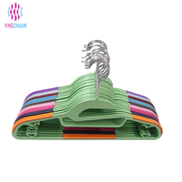 Cintres colorés de haute qualité, polyvalents, personnalisables, pratiques, durables, antidérapants, en plastique, pour la maison