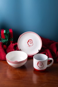 Service de table en céramique et grès personnalisé, motif rouge professionnel, pour Noël : assiettes, bols, tasses – Cadeau portable pour les fêtes - Product Image 3