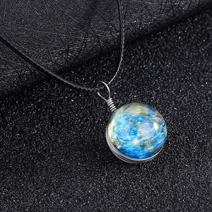 Collier pendentif en verre sphérique Noctilucent Planète Étoile de Nuit, luminescent double face, galaxie nébuleuse cosmique, chaîne de pull - Product Image 5