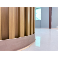 Panneau mural en aluminium courbé pour murs intérieurs et usage hospitalier - Surface en grain de bois 3D écologique - Panneaux de façade de bâtiment