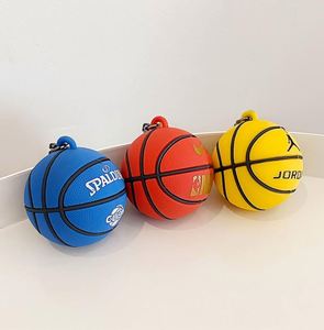 Llavero de baloncesto 3D ecológico de PVC, accesorio decorativo para bolsos y tazas, colgante para coche, adorno, anillo de cuerda, juguete de pelota - Product Image 5