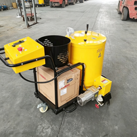 Machine efficace de scellement des fissures de routes en asphalte avec buse sans joint pour la restauration des chaussées par les équipes municipales