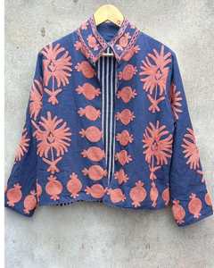 Veste d'hiver respirante en velours bleu brodée à la main, style Suzani, pour femme, kimono ouzbek, vêtement d'extérieur artisanal bohème, cadeau de luxe - Product Image 3