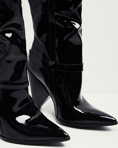 Botas de cuña súper largas para mujer, con punta puntiaguda, tacón de cuña alto, botas hasta el muslo, zapatos de charol efecto espejo, botas por encima de la rodilla - Product Image 3