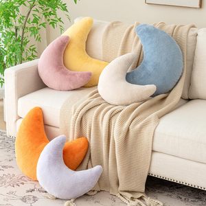 Nouveau design – Coussin nuage en tissu peluche doux et écologique pour canapé, salon, chambre à coucher – Décoration lune et donut - Product Image 6